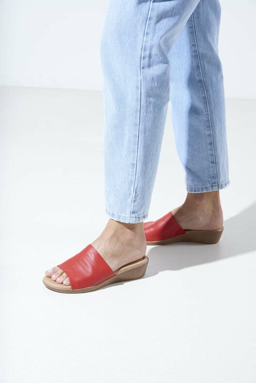 Hush Puppies Coco - Red Maple