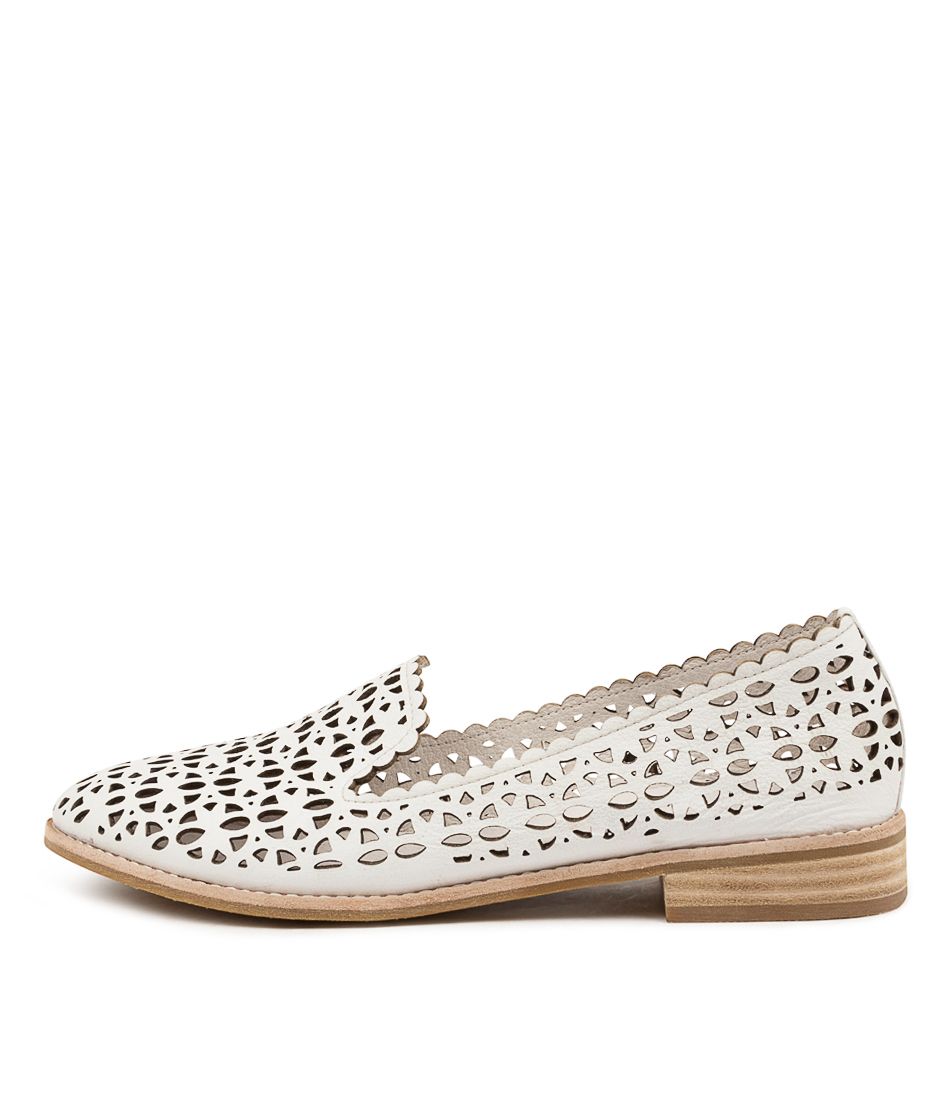 Django & Juliette Ayvler - White