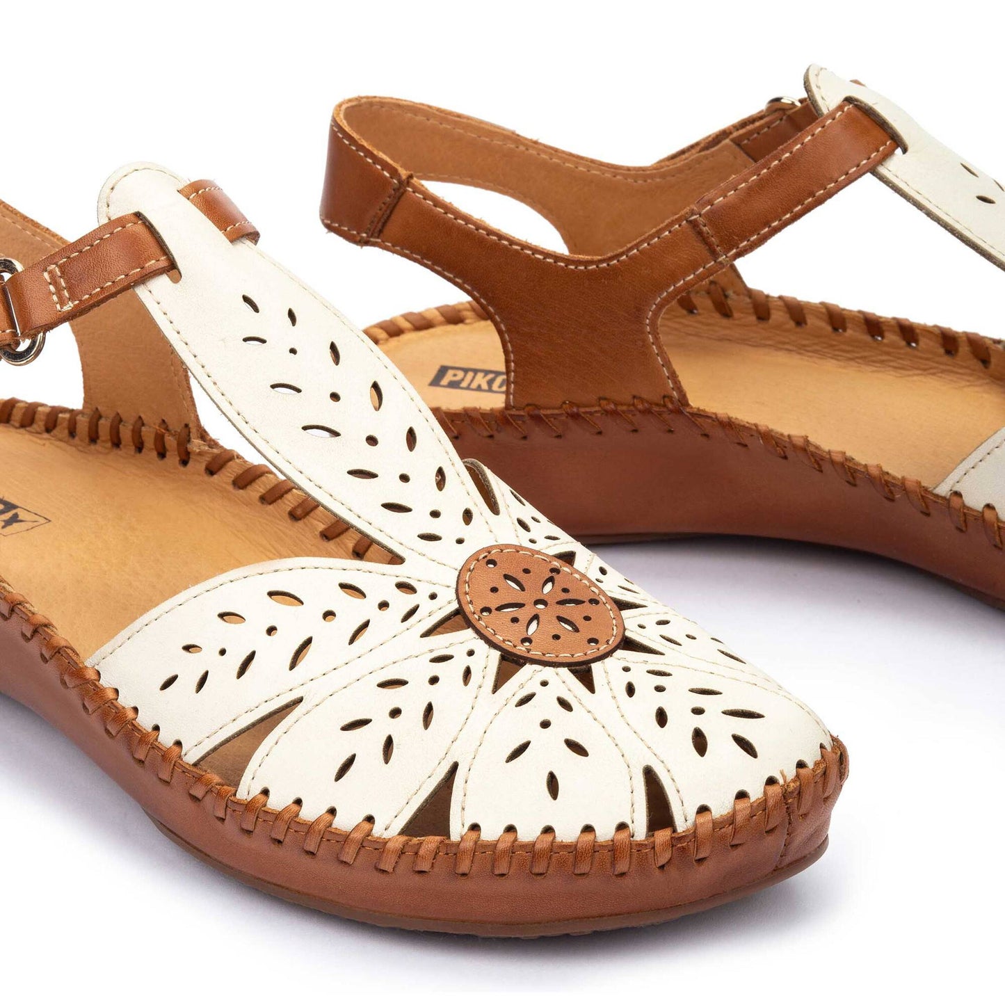 Pikolinos P.Vallarta 655-084C1 - Nata/White